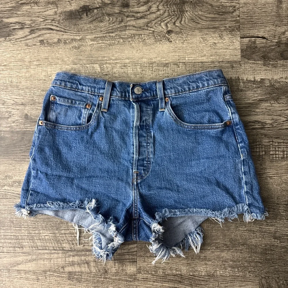 Levi’s 501 Button Fly Denim Cuff Off Shorts